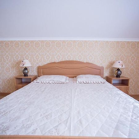 Goldenluxe Hotel Berehove  Ngoại thất bức ảnh
