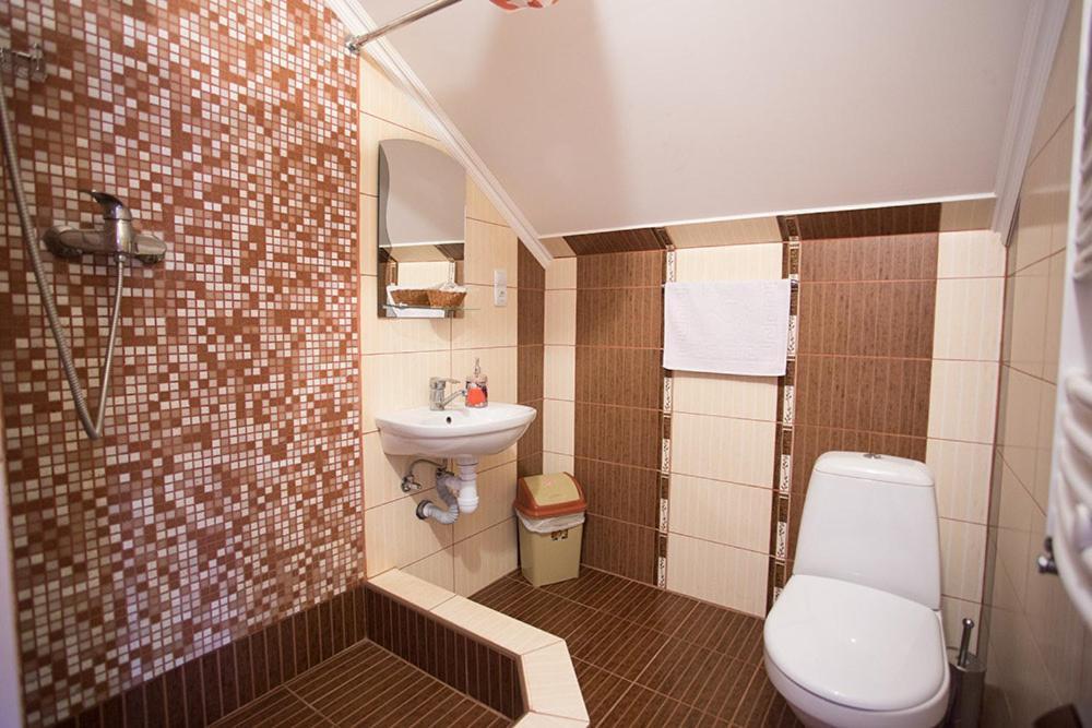 Goldenluxe Hotel Berehove  Ngoại thất bức ảnh