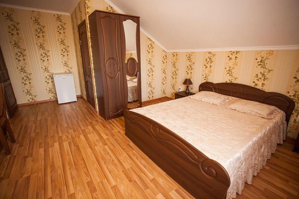 Goldenluxe Hotel Berehove  Ngoại thất bức ảnh