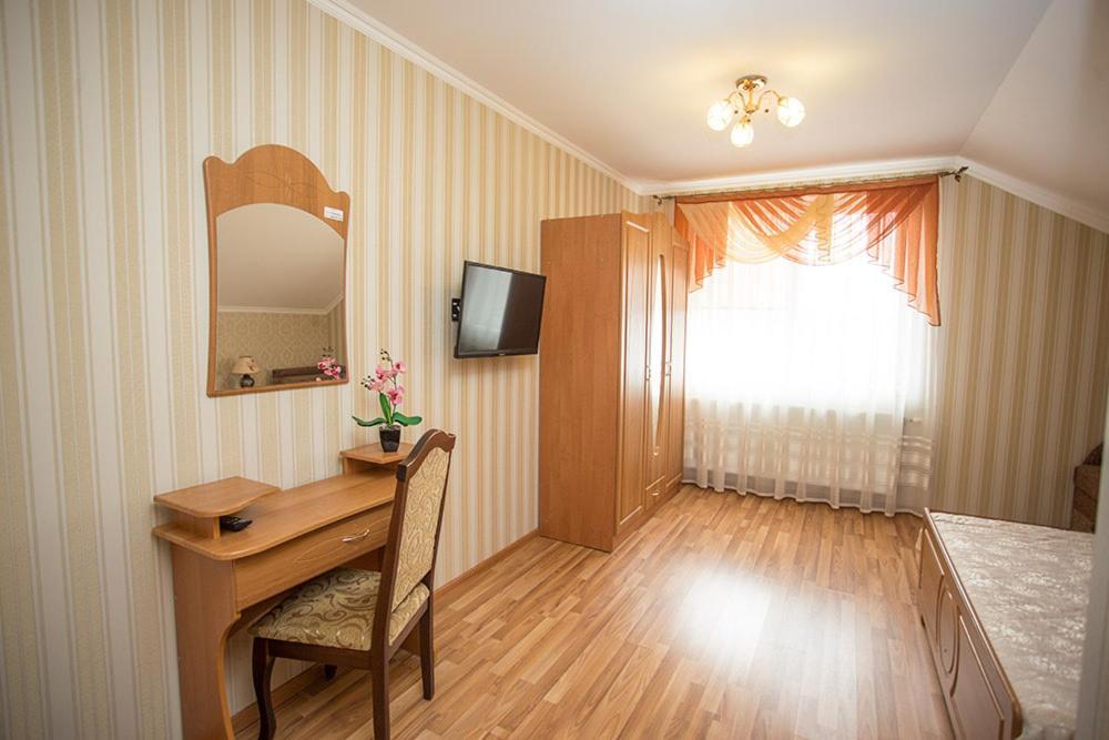 Goldenluxe Hotel Berehove  Ngoại thất bức ảnh