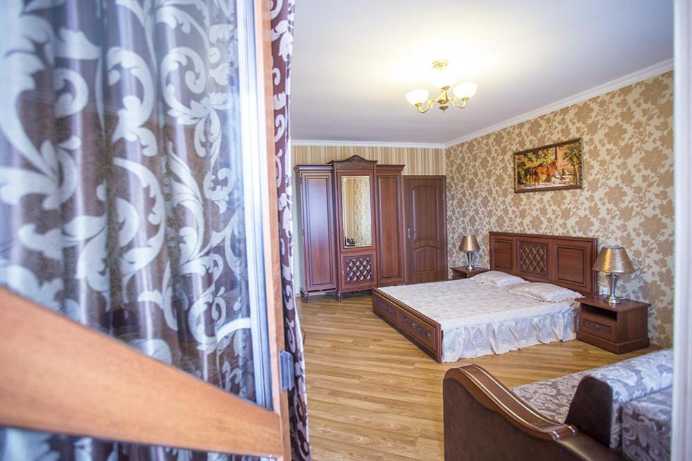 Goldenluxe Hotel Berehove  Ngoại thất bức ảnh