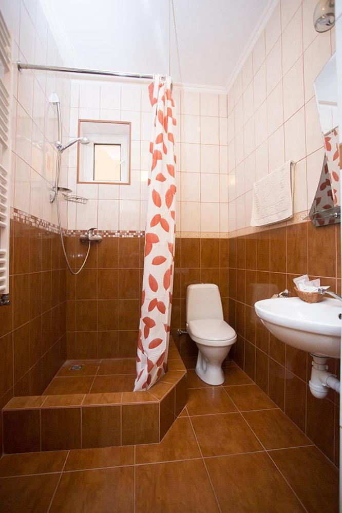 Goldenluxe Hotel Berehove  Ngoại thất bức ảnh