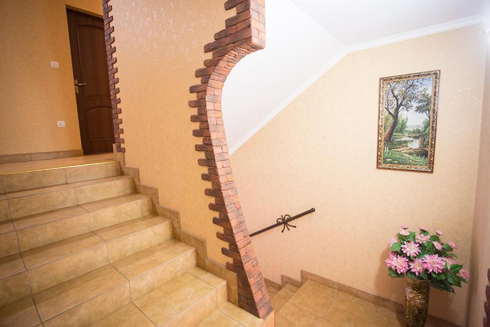 Goldenluxe Hotel Berehove  Ngoại thất bức ảnh