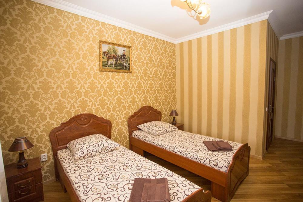 Goldenluxe Hotel Berehove  Ngoại thất bức ảnh