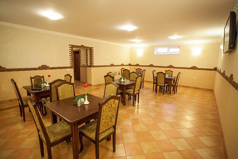 Goldenluxe Hotel Berehove  Ngoại thất bức ảnh