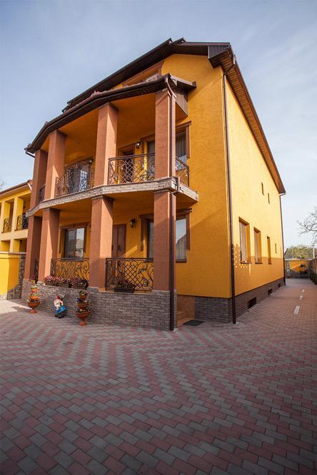 Goldenluxe Hotel Berehove  Ngoại thất bức ảnh