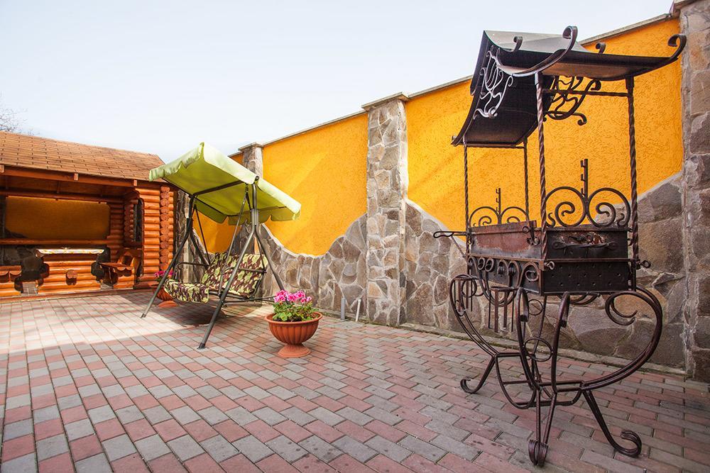 Goldenluxe Hotel Berehove  Ngoại thất bức ảnh